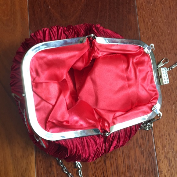 Pleated satin purse with rhinestone embellishments - Picture 2 of 6